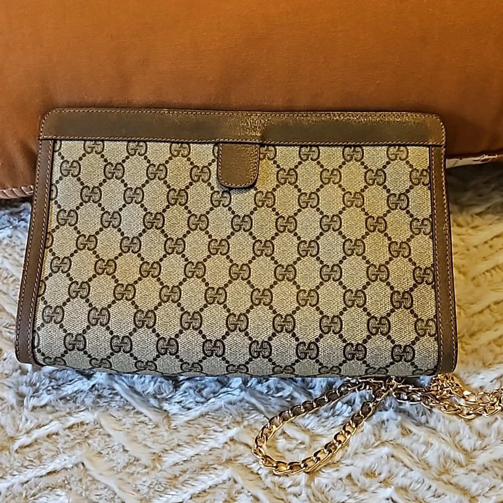 Gucci GG Sherry Line Clutch - Picture 3 of 16